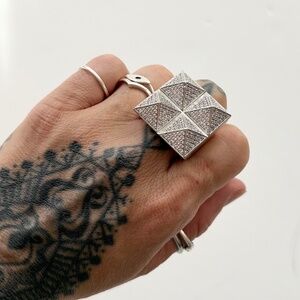 Noir NYC 4 stud pyramid ring